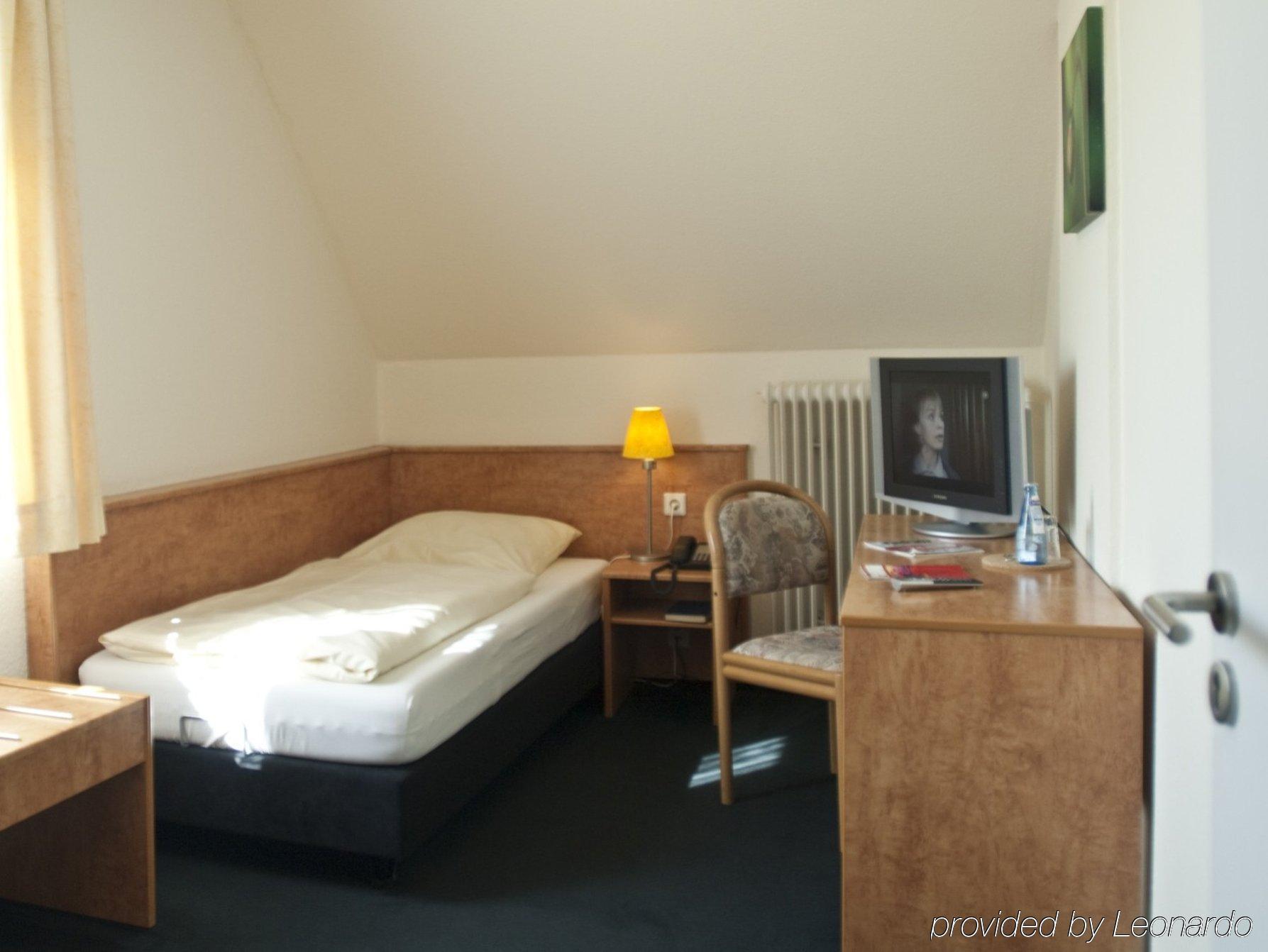 Buescher'S Hotel Und Restaurant Bielefeld Room photo